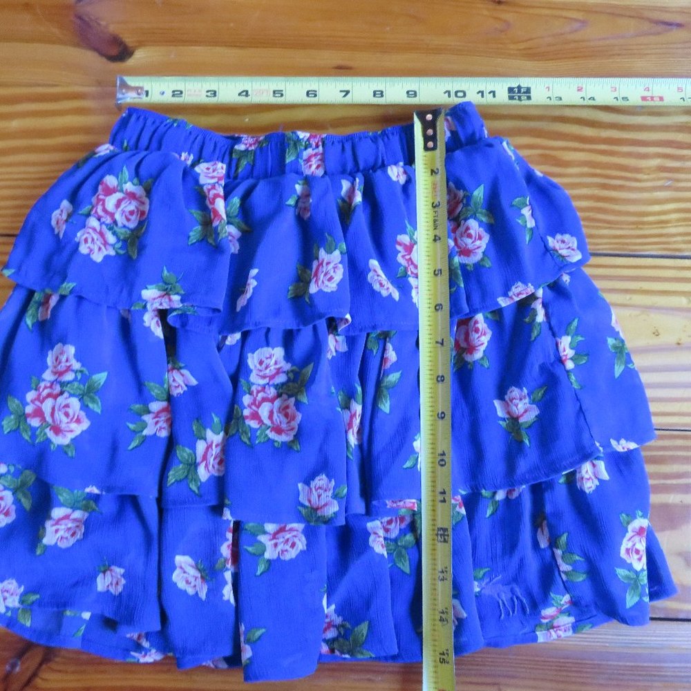 Hollister Ruffle Blue Flower Skirt XS - Picture 5 of 10